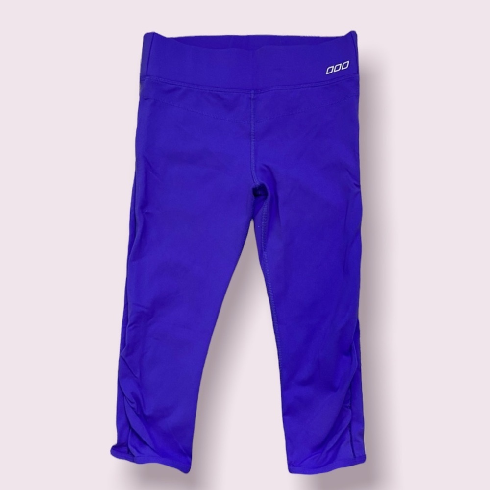 Lorna Jane Bluish Purple Capri. Size XSmall.  EUC.